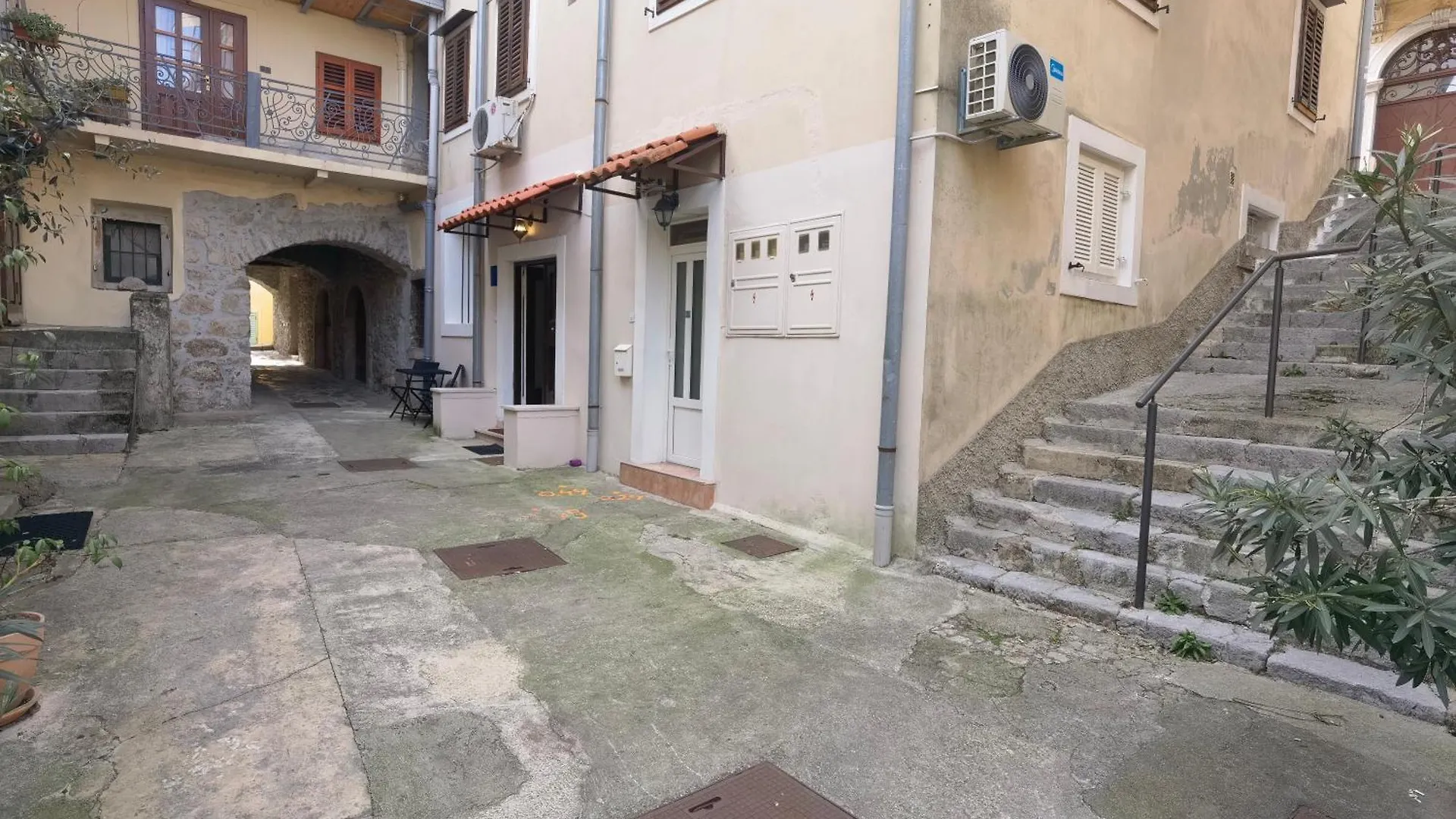 Apartment Zlatko , Ten Steps To The Sea Opatija Croatia